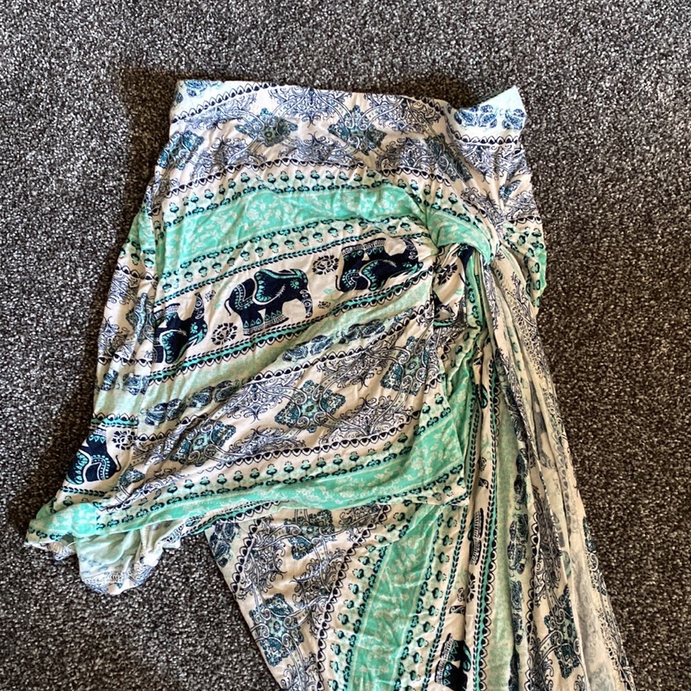 Rue 21 maxi skirt w/ split